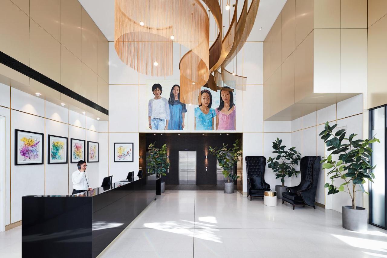 Art Series - The Chen Box Hill Eksteriør bilde The lobby of the hospital